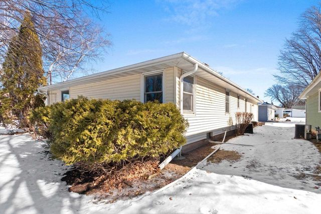 1235 W FRANCES STREET, Appleton, WI 54914