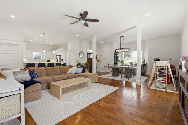 906B Delmas Ave, Nashville, TN 37216