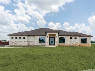 108 Abrego Trail, Floresville, TX 78114