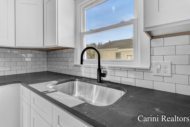 3383 Flamingo Avenue SW, Wyoming, MI 49509