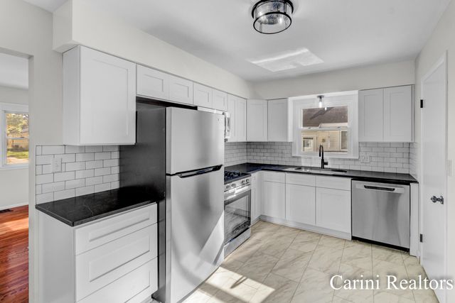 3383 Flamingo Avenue SW, Wyoming, MI 49509