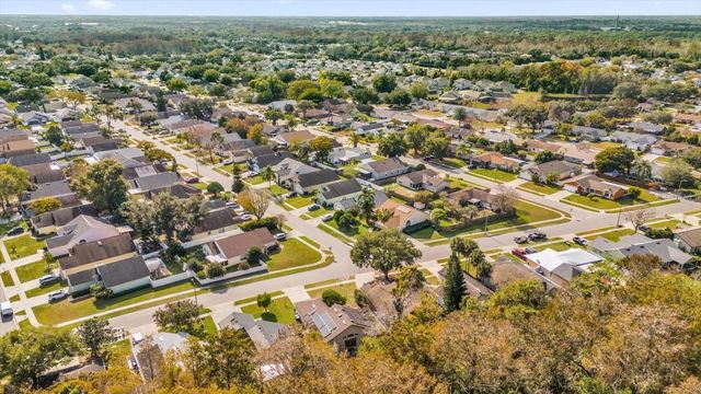 10303 WINDING CREEK LANE, Orlando, FL 32825