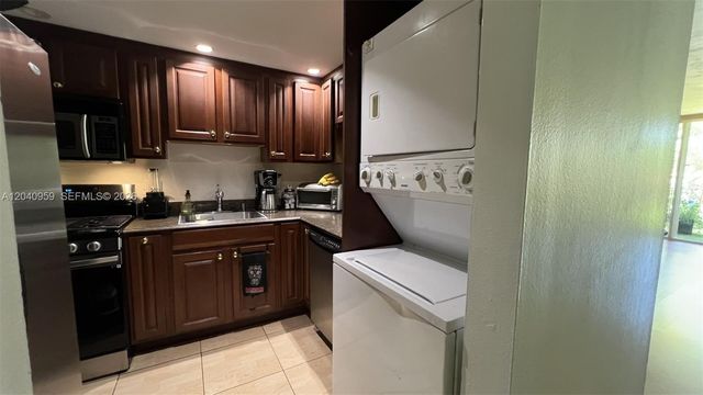 13120 SW 92nd Avenue B209, Miami, FL 33176