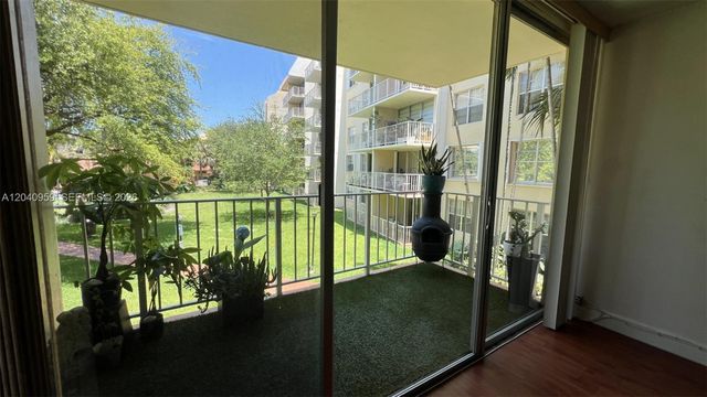 13120 SW 92nd Avenue B209, Miami, FL 33176