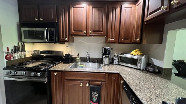 13120 SW 92nd Avenue B209, Miami, FL 33176
