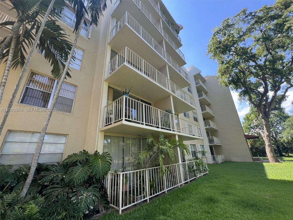 13120 SW 92nd Avenue B209, Miami, FL 33176
