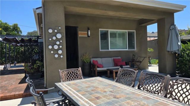 1018 La Presa Drive, Pasadena, CA 91107