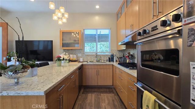 1018 La Presa Drive, Pasadena, CA 91107