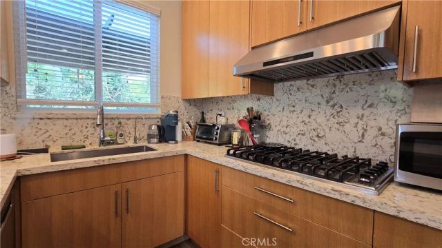 1018 La Presa Drive, Pasadena, CA 91107