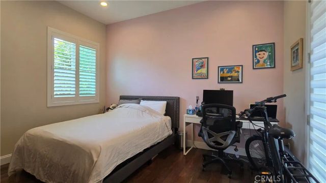 1018 La Presa Drive, Pasadena, CA 91107