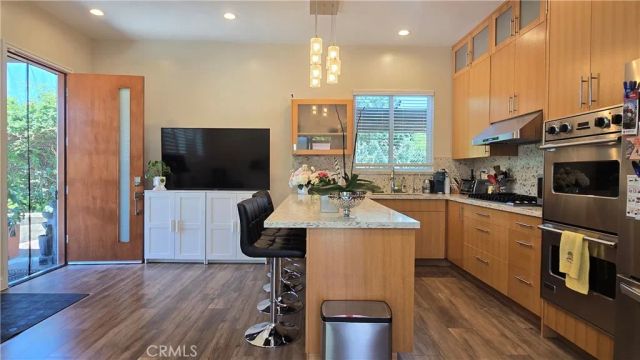 1018 La Presa Drive, Pasadena, CA 91107