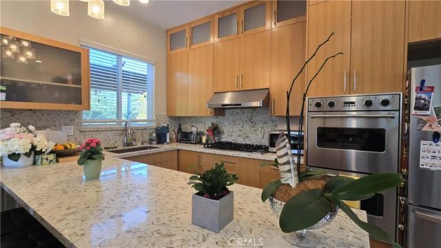 1018 La Presa Drive, Pasadena, CA 91107