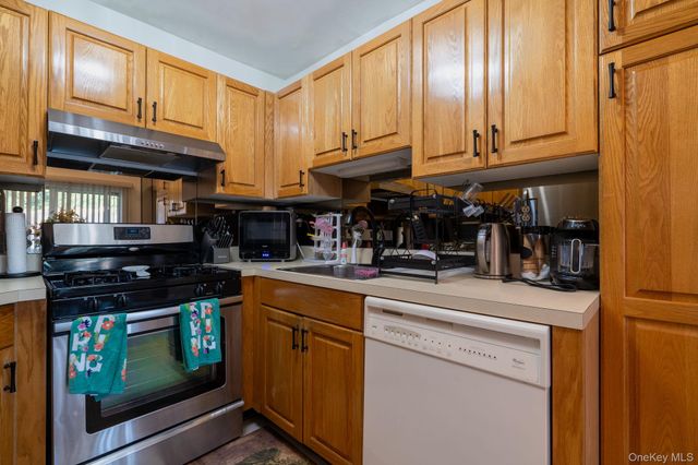 205 Ramapo Road H, Garnerville, NY 10923