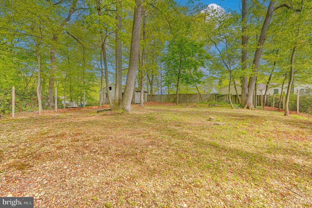 Image 15 of property listing at 9807 HILLTOP DR, Baltimore, MD 21234