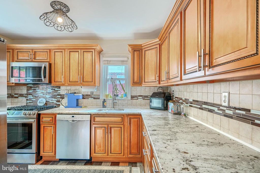 Image 28 of property listing at 9807 HILLTOP DR, Baltimore, MD 21234
