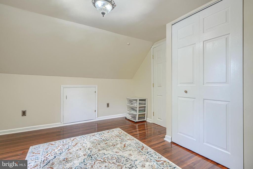 Image 45 of property listing at 9807 HILLTOP DR, Baltimore, MD 21234