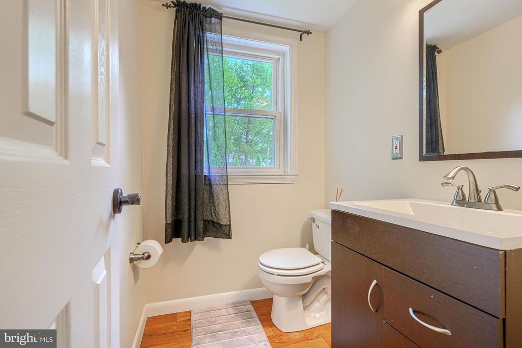 Image 47 of property listing at 9807 HILLTOP DR, Baltimore, MD 21234