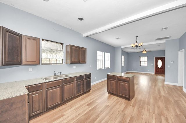 15 High Street, Baytown, TX 77520