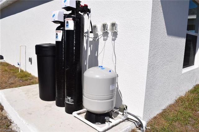 1809 NW 6th AVE, Cape Coral, FL 33993