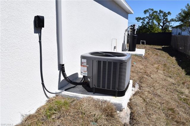 1809 NW 6th AVE, Cape Coral, FL 33993