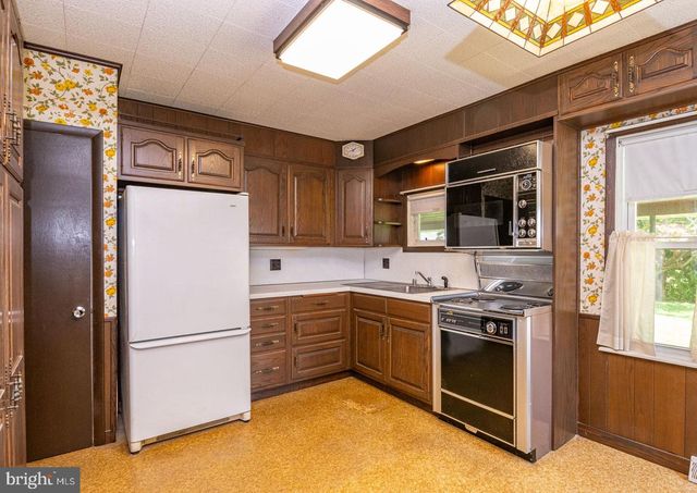327 NEWPORT AVE, Reading, PA 19611
