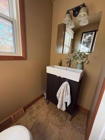 8549 Oakside Street, Portage, MI 49002