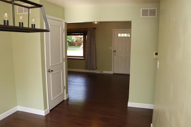 8549 Oakside Street, Portage, MI 49002