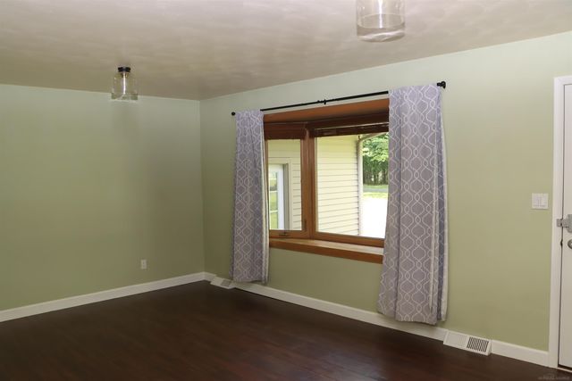 8549 Oakside Street, Portage, MI 49002