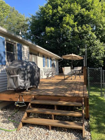8549 Oakside Street, Portage, MI 49002