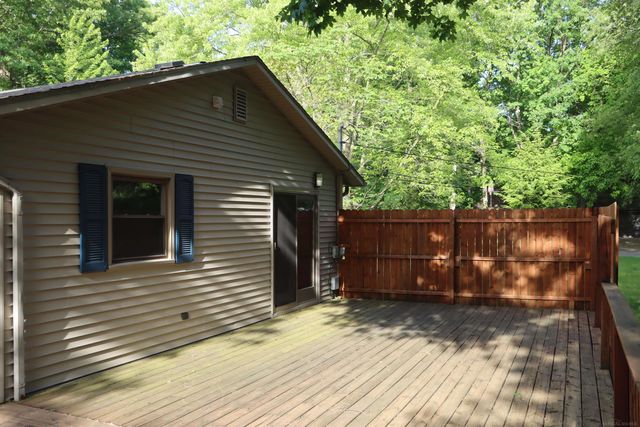 8549 Oakside Street, Portage, MI 49002