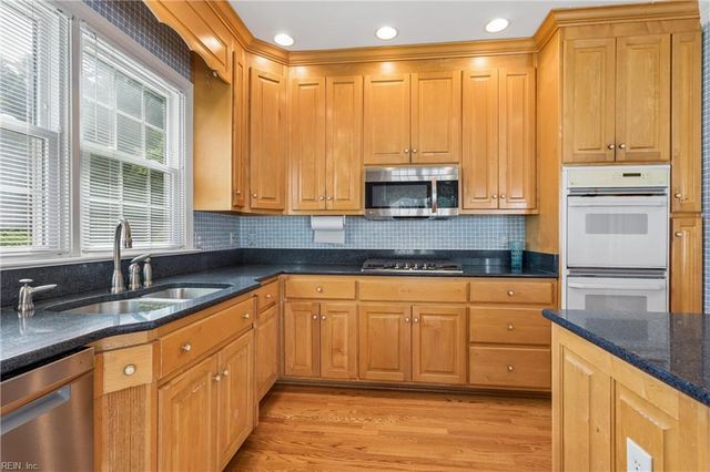 402 Comfort CV, Newport News, VA 23606