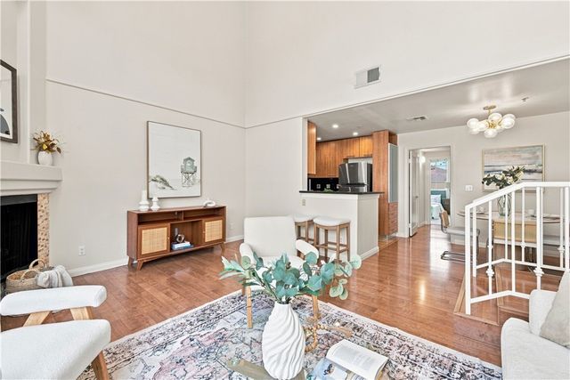 7033 La Tijera, Los Angeles, CA 90045