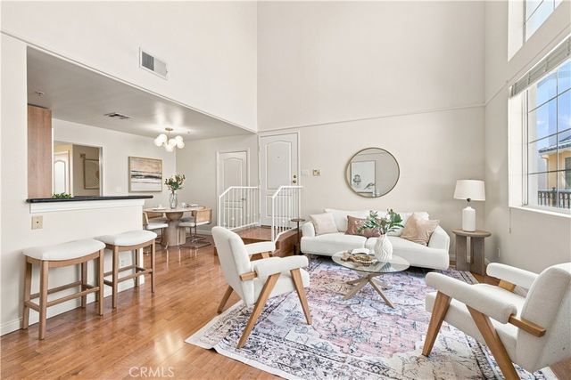 7033 La Tijera, Los Angeles, CA 90045