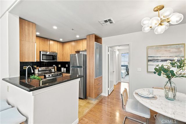 7033 La Tijera, Los Angeles, CA 90045