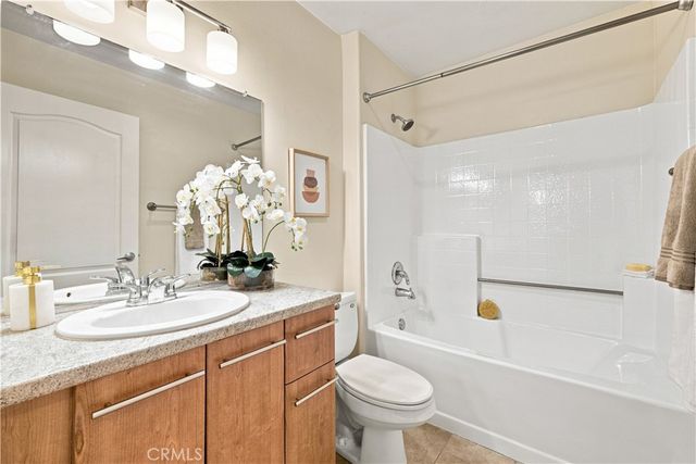 7033 La Tijera, Los Angeles, CA 90045