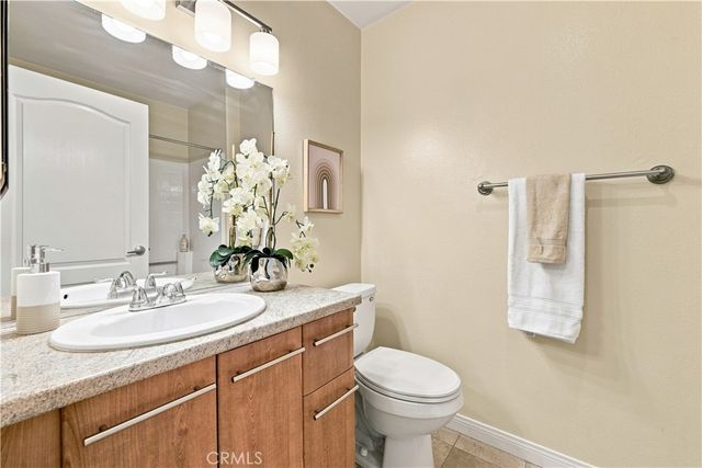7033 La Tijera, Los Angeles, CA 90045