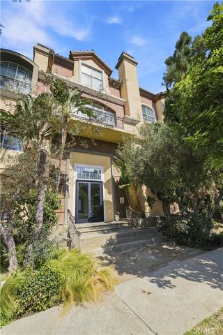 7033 La Tijera, Los Angeles, CA 90045