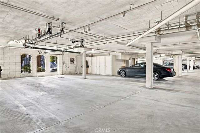 7033 La Tijera, Los Angeles, CA 90045