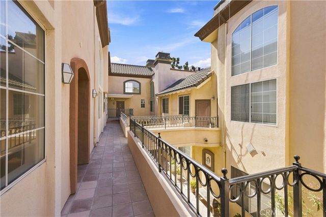 7033 La Tijera, Los Angeles, CA 90045