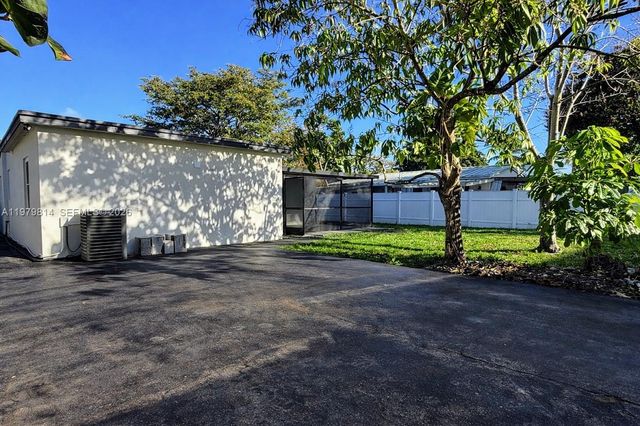 1400 N 70th Ter, Hollywood, FL 33024