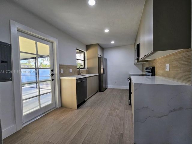 1400 N 70th Ter, Hollywood, FL 33024