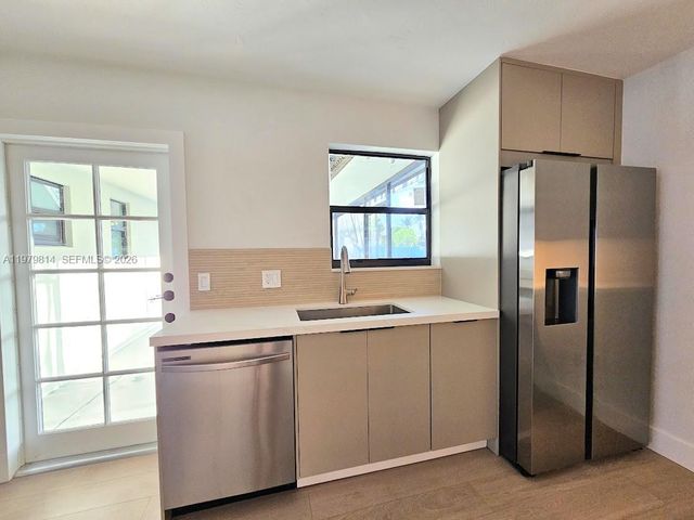 1400 N 70th Ter, Hollywood, FL 33024