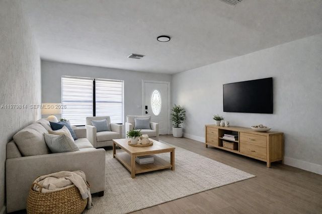 1400 N 70th Ter, Hollywood, FL 33024