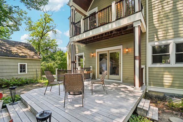 175 W Burlington Street, Riverside, IL 60546