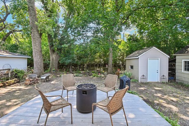 175 W Burlington Street, Riverside, IL 60546