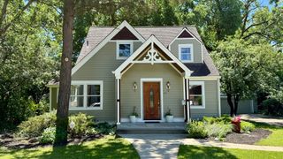 175 W Burlington Street, Riverside, IL 60546