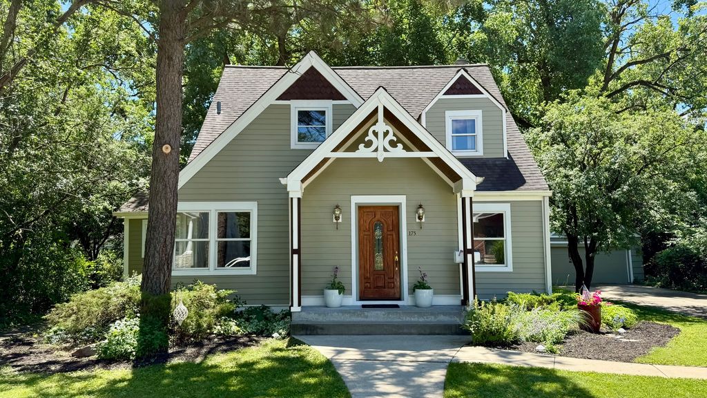 175 W Burlington Street, Riverside, IL 60546