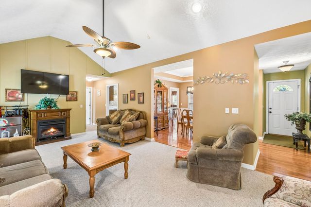 605 Meadowlark Dr, Shelbyville, TN 37160