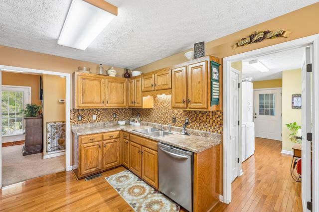 605 Meadowlark Dr, Shelbyville, TN 37160