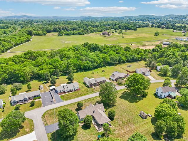 605 Meadowlark Dr, Shelbyville, TN 37160